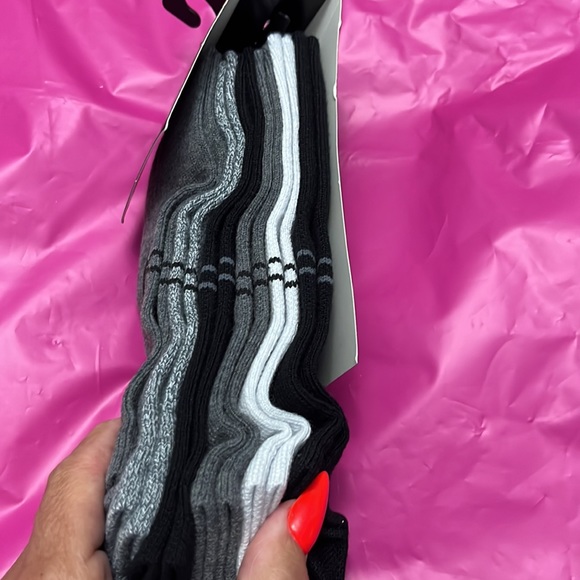 Under Armour 6pair no show UA Essential Lite NEW - Picture 2 of 4